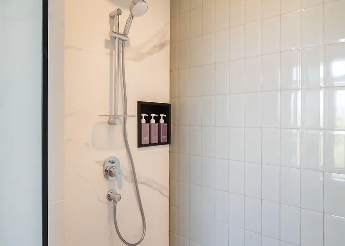 Hotel Tribe Bali Kuta 4*